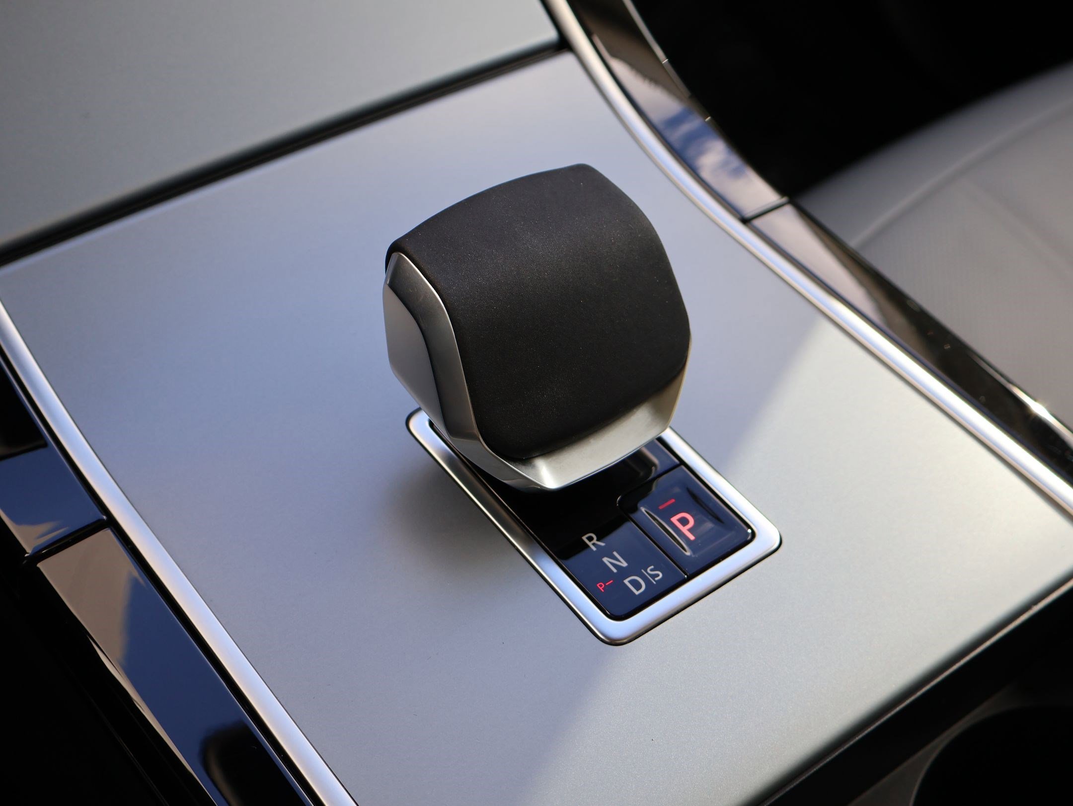 Certified 2025 Land Rover Range Rover Evoque S image 22