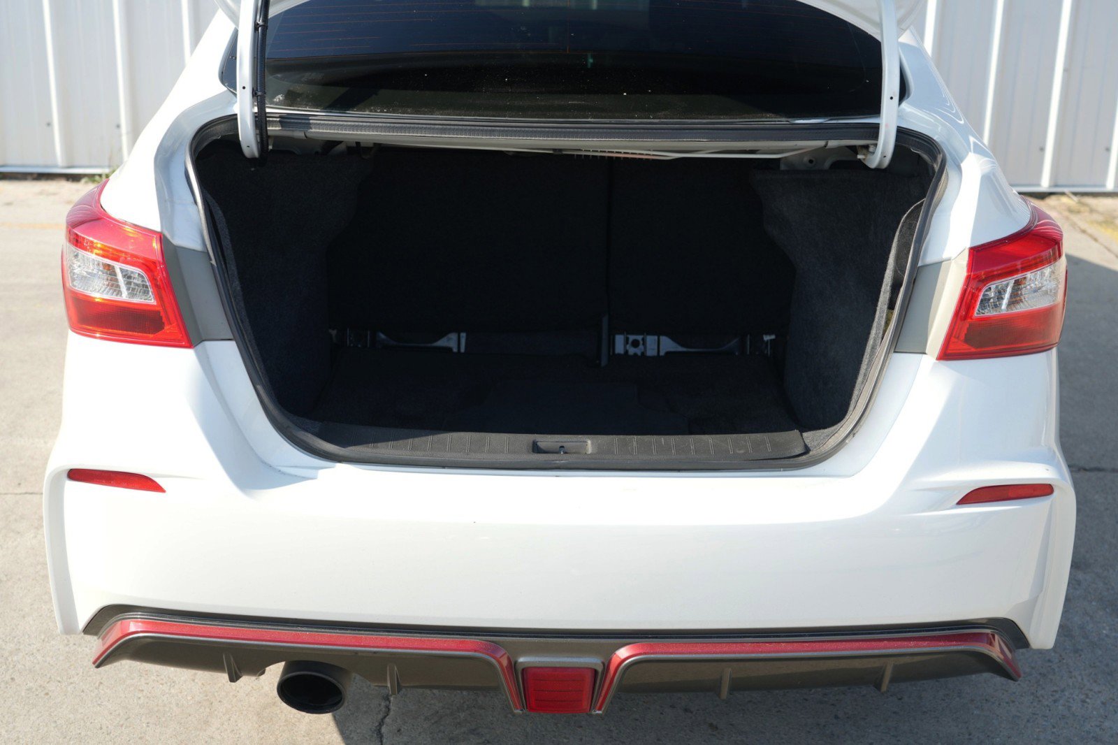 Used 2019 Nissan Sentra NISMO image 8