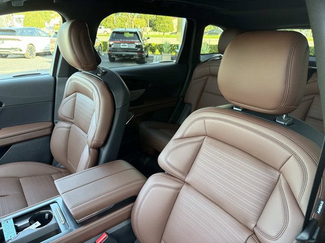 New 2026 Lincoln Nautilus Reserve AWD/4WD image 12