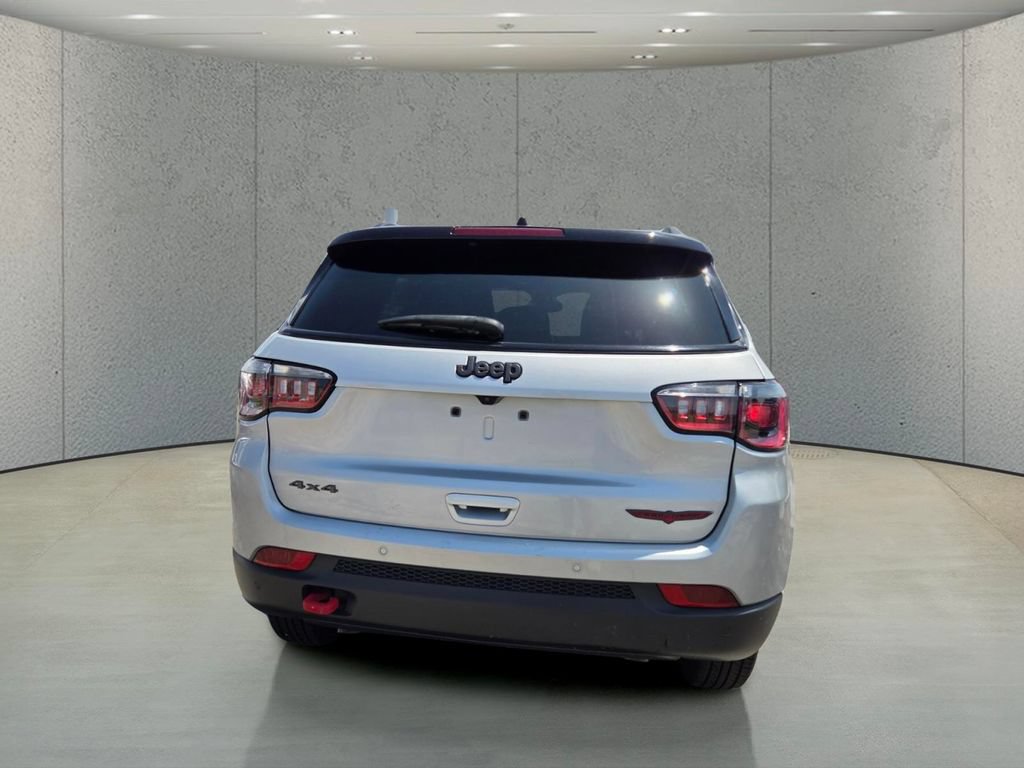 Used 2024 Jeep Compass Trailhawk AWD/4WD image 4