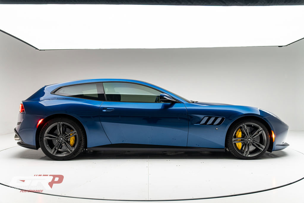 Used 2018 Ferrari GTC4Lusso image 2