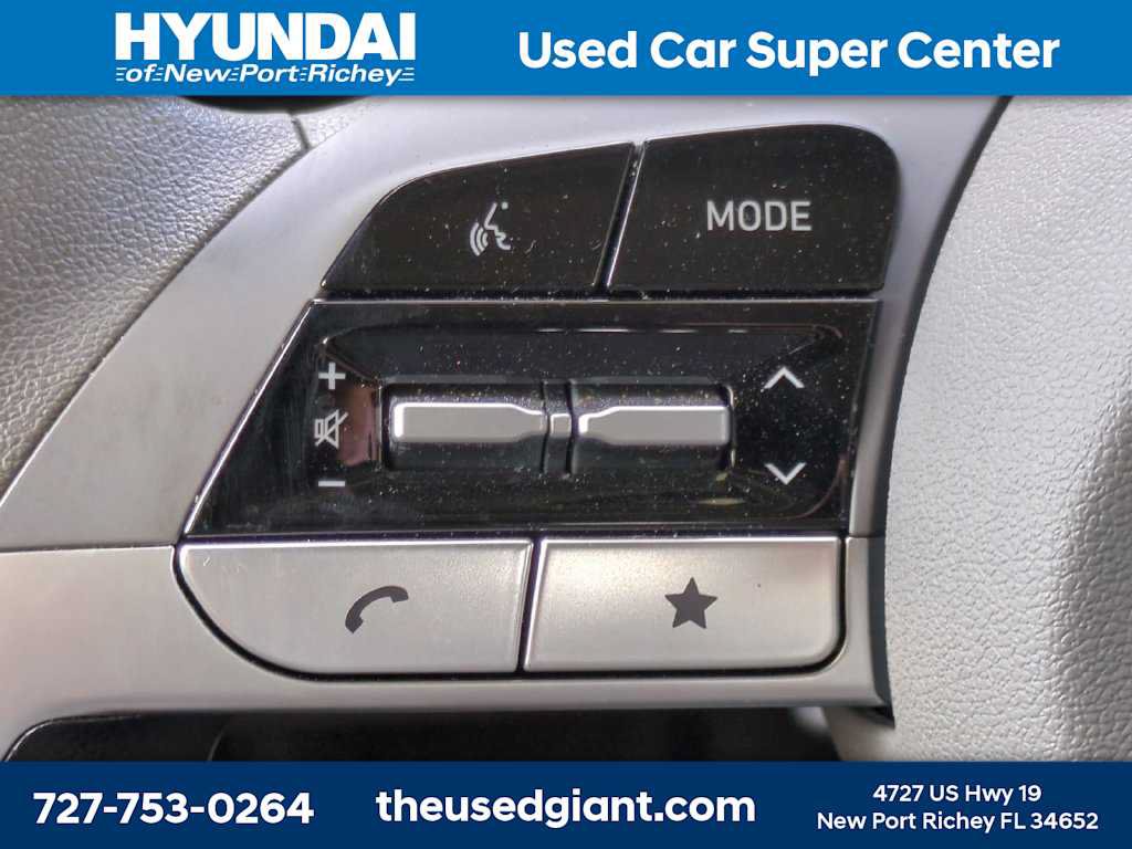 Certified 2025 Hyundai Elantra SE FWD image 24
