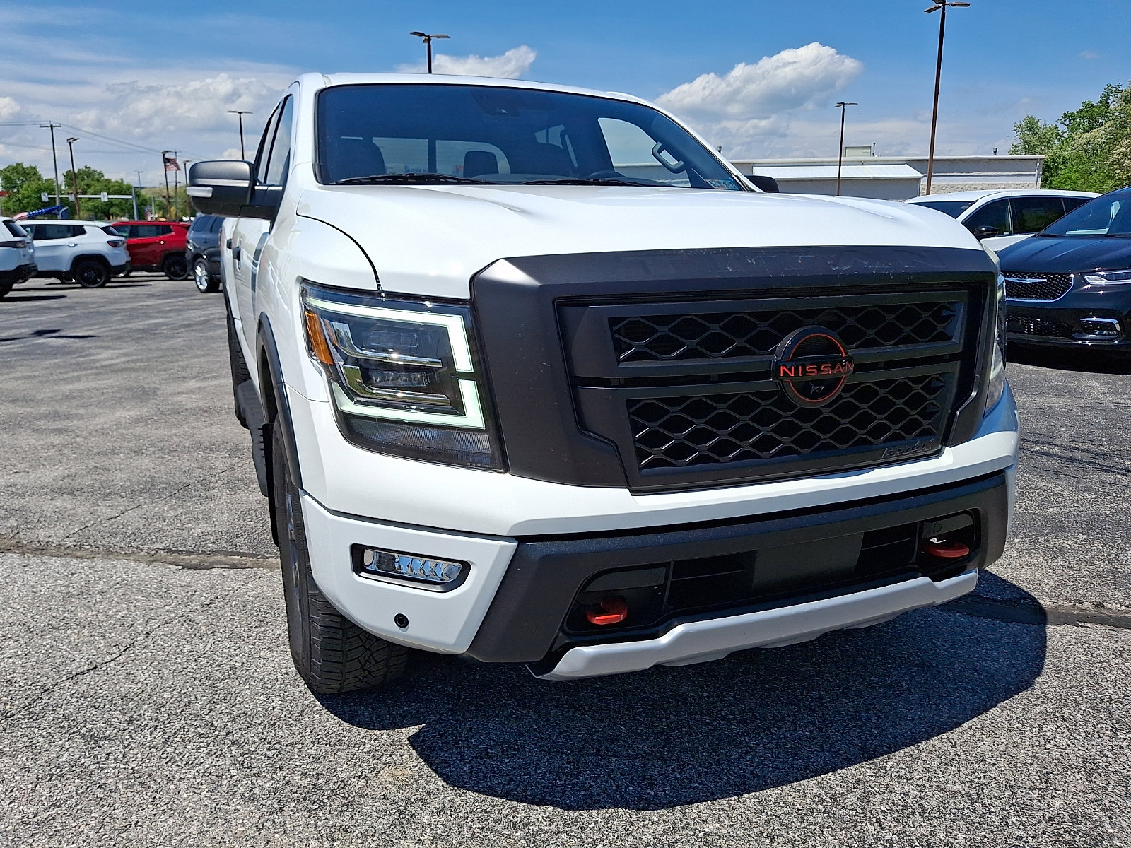 Used 2024 Nissan Titan PRO-4X w/ Pro-4x Convenience Package AWD/4WD video 3