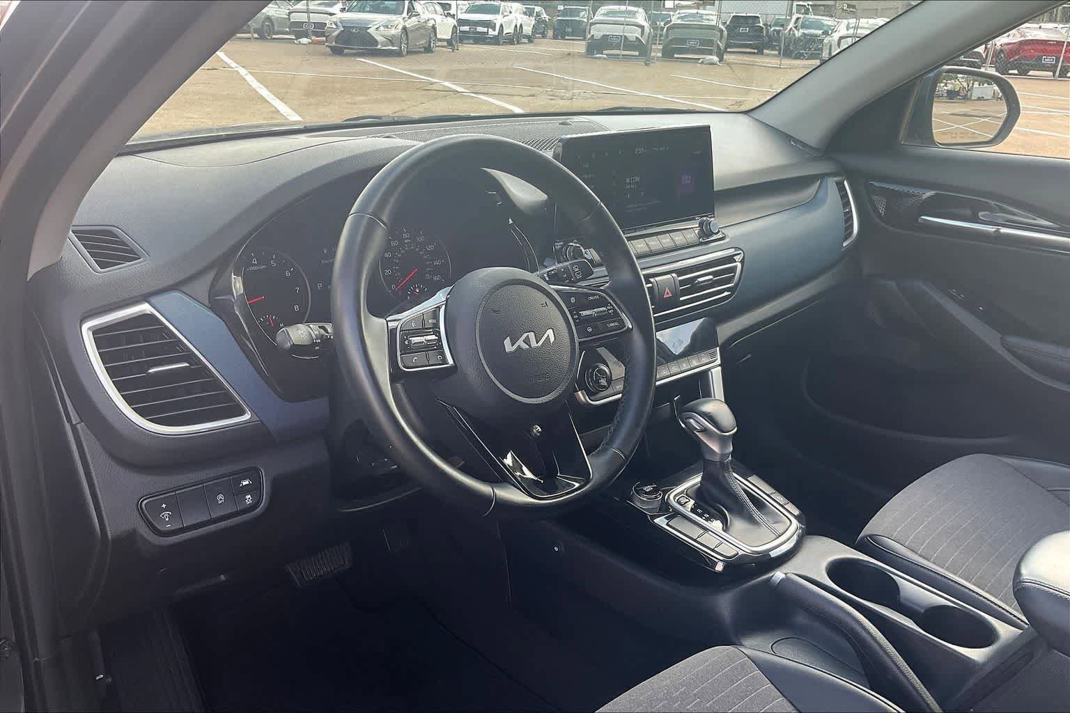 Certified 2023 Kia Seltos S w/ Navigation Package FWD image 2