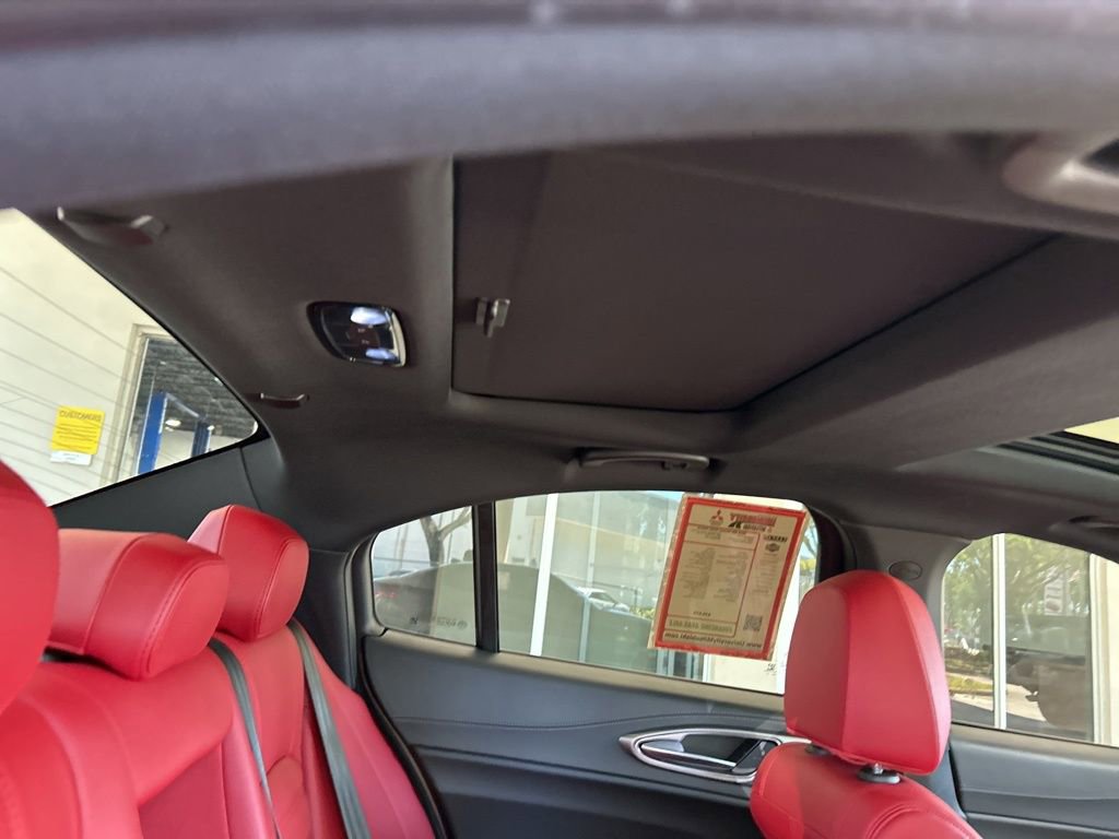 Used 2024 Alfa Romeo Giulia Veloce AWD/4WD image 37