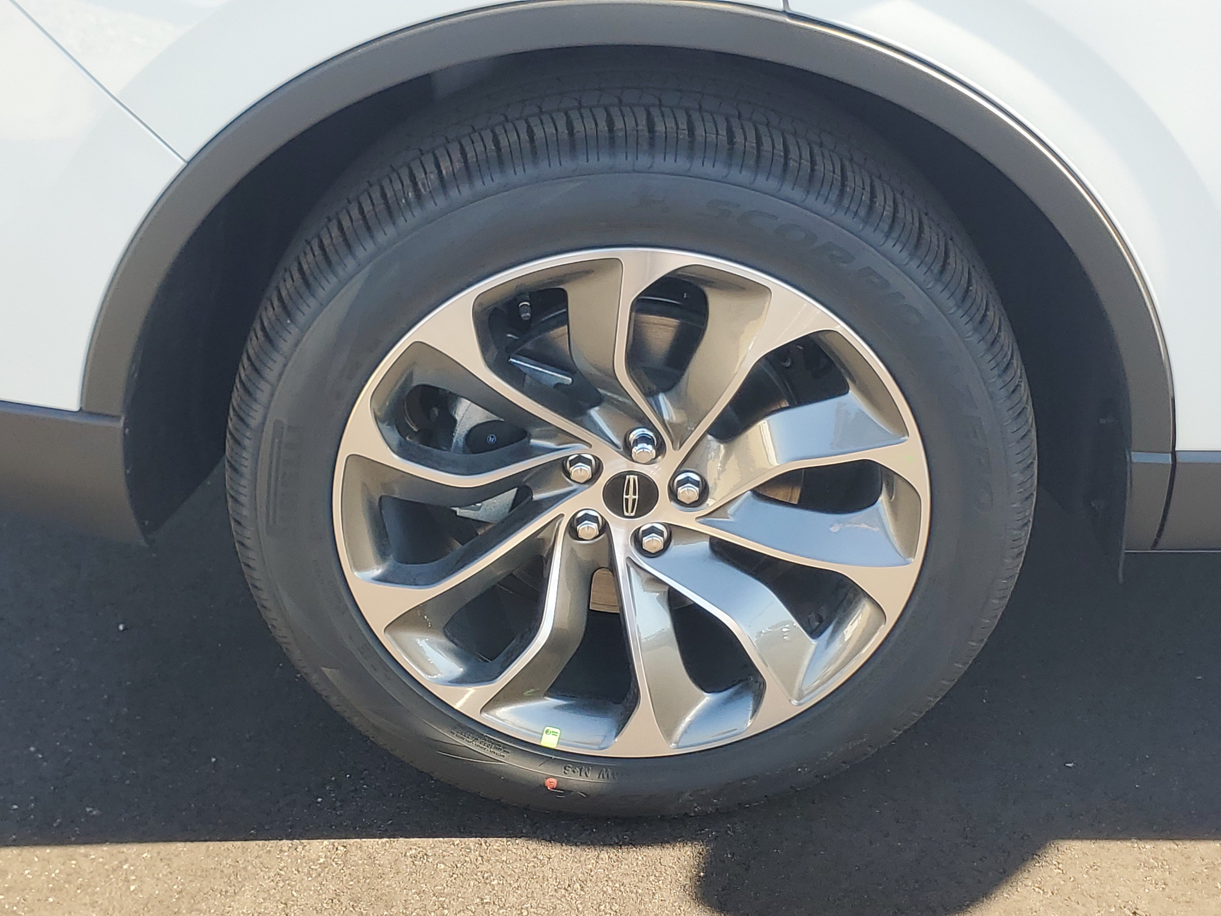 New 2027 Lincoln Aviator AWD image 5