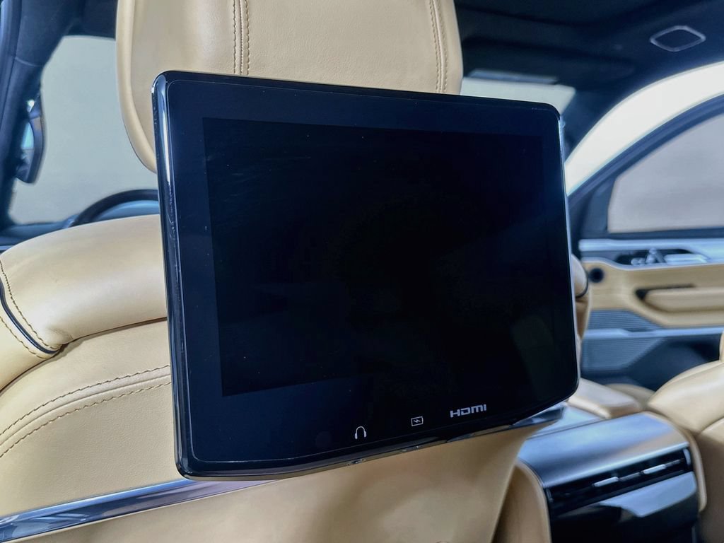 Used 2022 Jeep Grand Wagoneer Series III w/ Rear Seat Video Group 1 AWD/4WD image 41