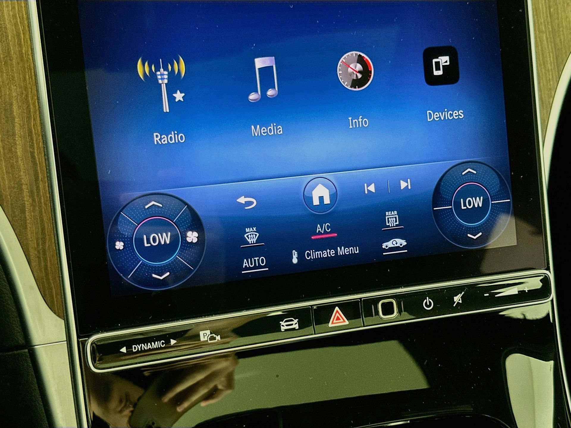 Used 2024 Mercedes-Benz C 300 Sedan image 16