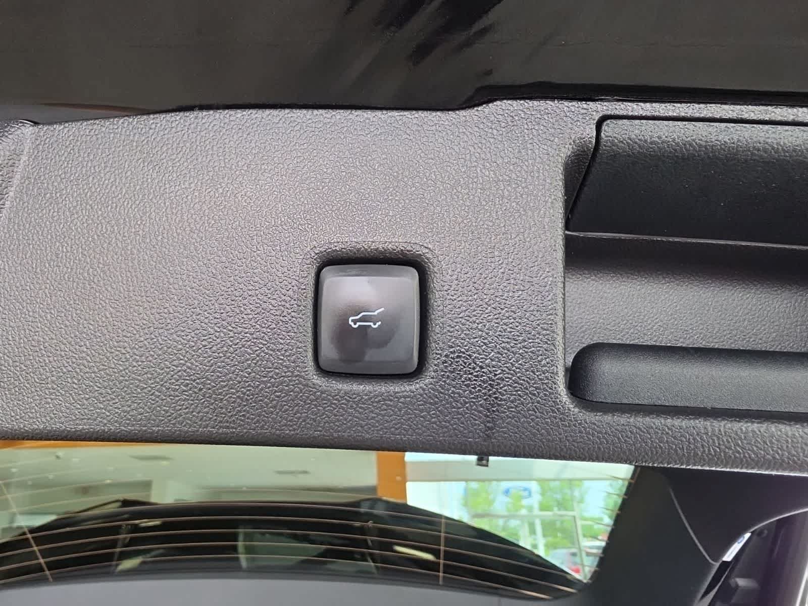 Used 2025 Ford Escape ST-Line Select AWD/4WD image 31