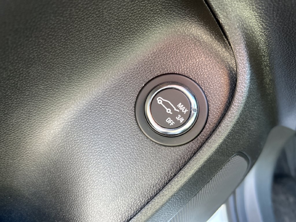 Used 2025 Buick Envista Sport Touring w/ Convenience I Package FWD image 18