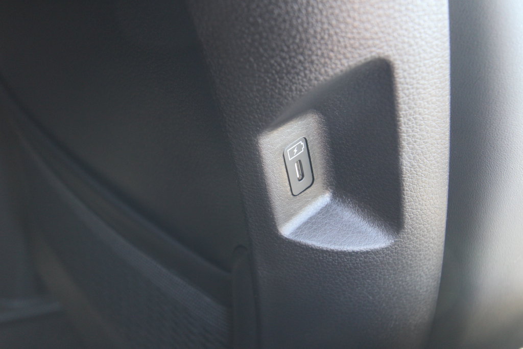 Used 2026 Kia Carnival EX FWD image 40