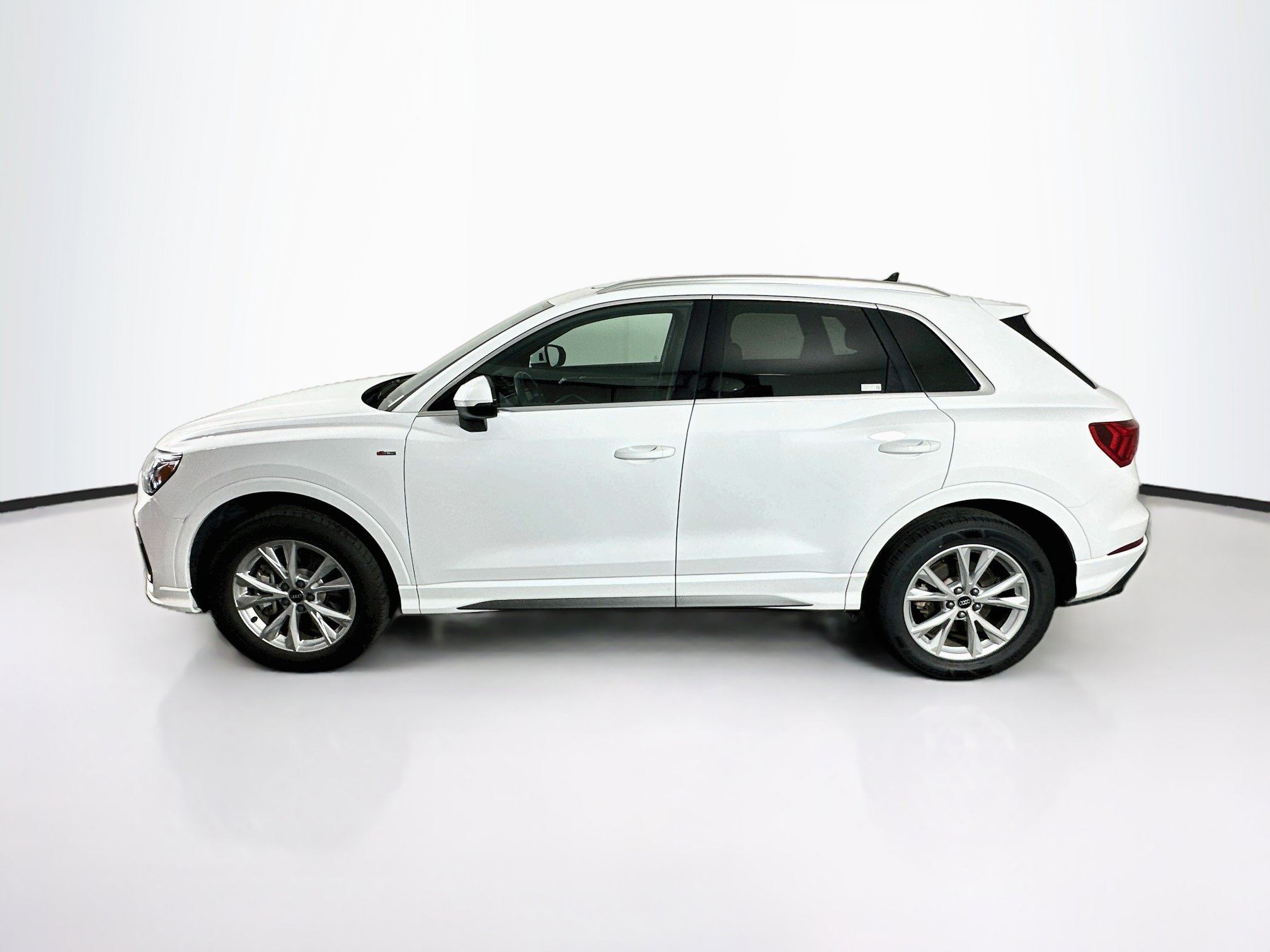 Used 2025 Audi Q3 2.0T Premium AWD/4WD image 4