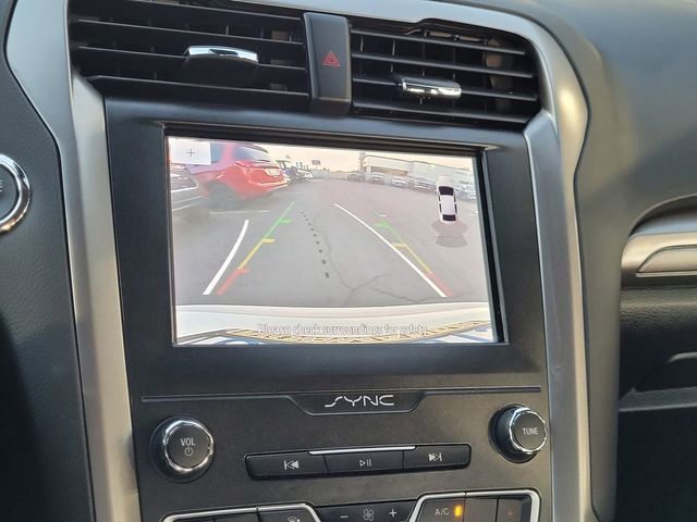 Used 2020 Ford Fusion SE image 10