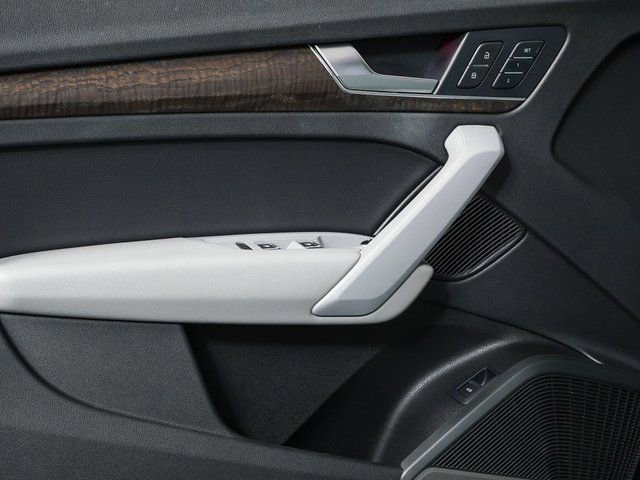 Used 2018 Audi Q5 2.0T Premium Plus w/ Premium Plus Package image 6