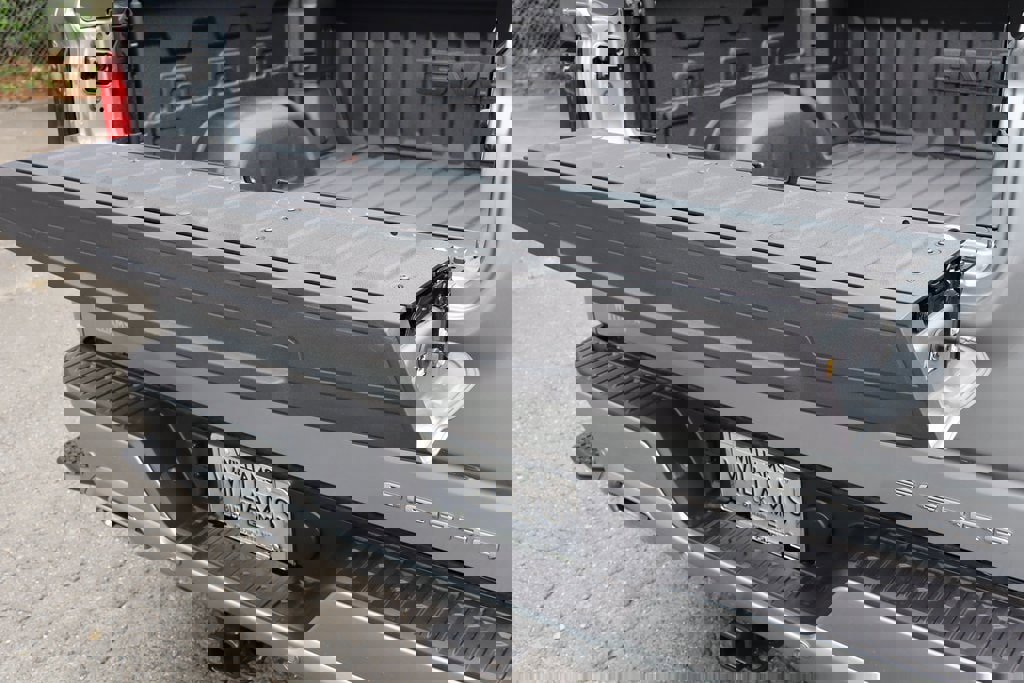 New 2025 GMC Sierra 1500 Denali image 9