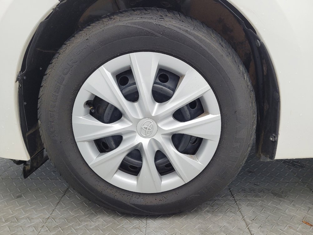 Used 2015 Toyota Corolla L FWD image 31