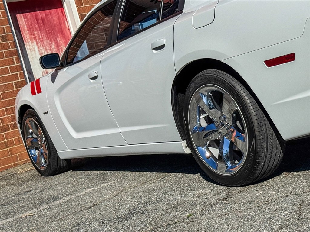 Used 2014 Dodge Charger R/T image 23