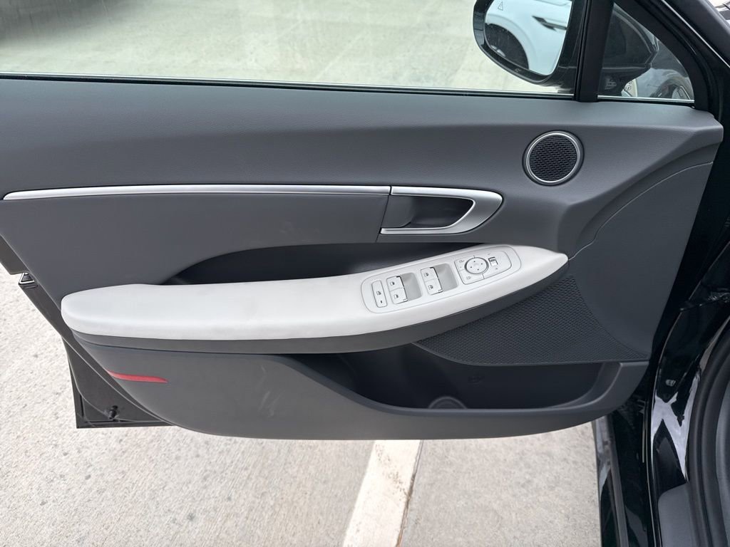 New 2026 Hyundai Sonata SEL AWD/4WD image 32