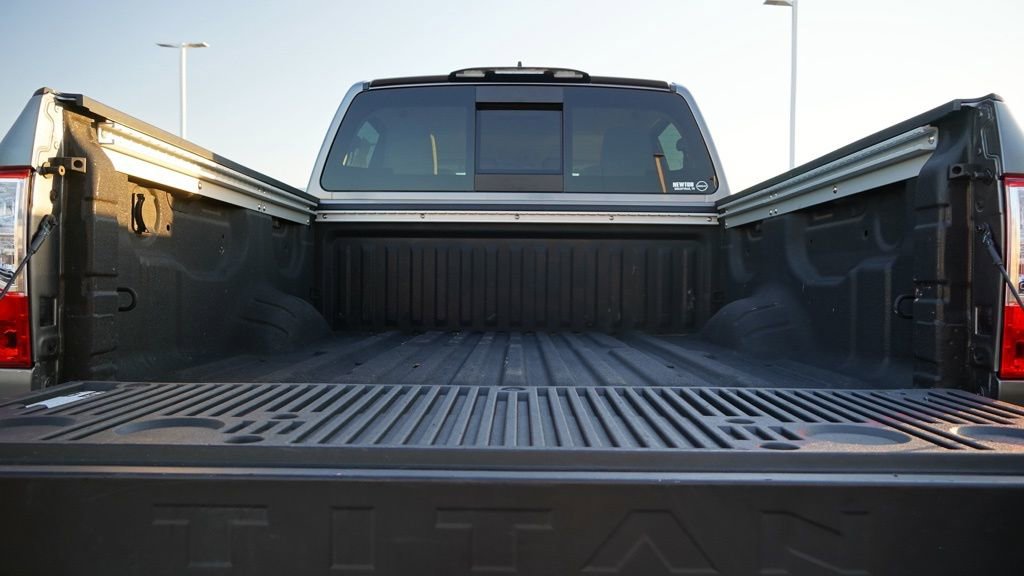 Used 2024 Nissan Titan SV w/ SV Convenience Package image 45