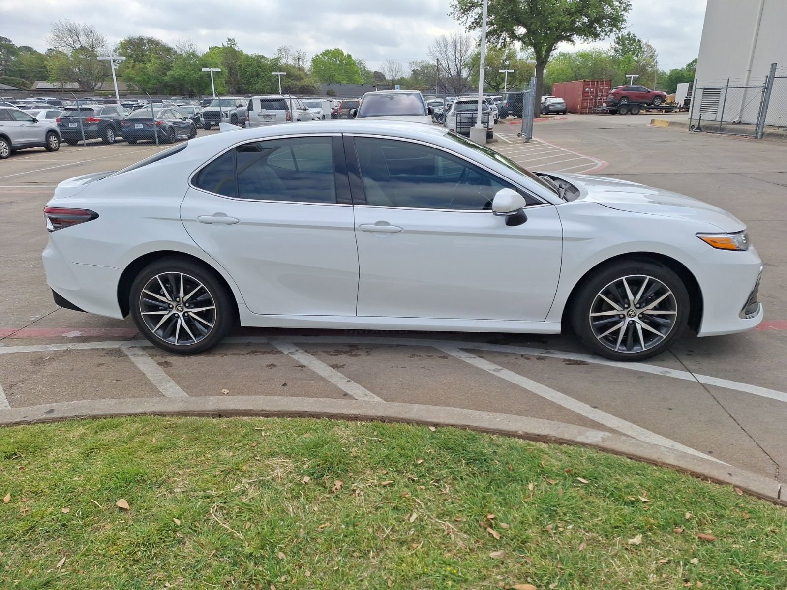 Used 2024 Toyota Camry XLE w/ Cold Weather Package image 7