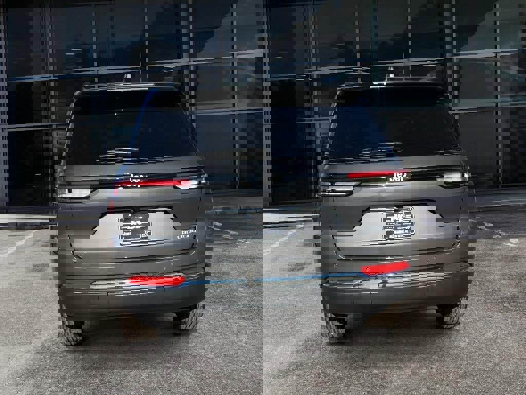 New 2025 Jeep Grand Cherokee Laredo X w/ Luxury Tech Group I image 6