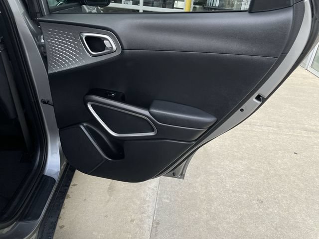 Used 2025 Kia Soul LX w/ LX Technology Package FWD image 36