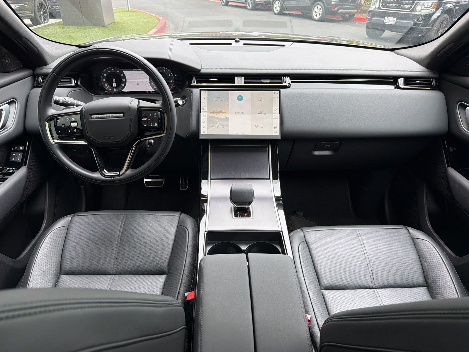 Used 2026 Land Rover Range Rover Velar Dynamic SE AWD/4WD image 17