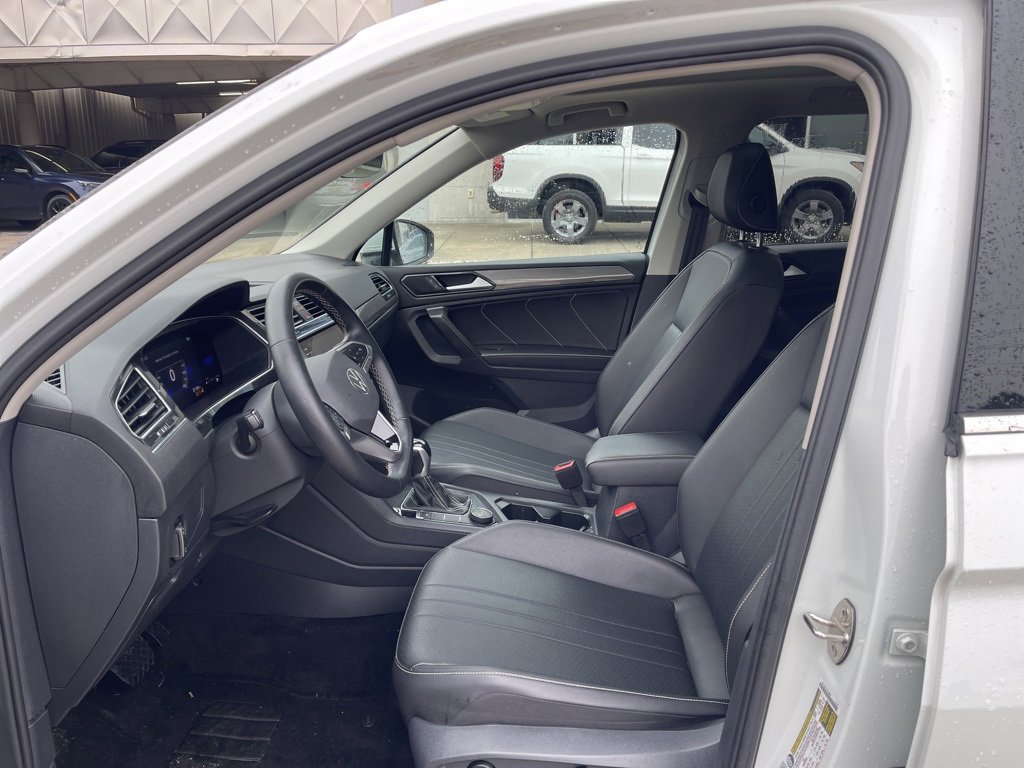 Used 2022 Volkswagen Tiguan SE image 9