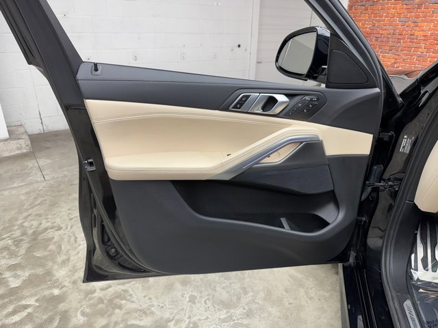 Used 2022 BMW X6 xDrive40i w/ M Sport Package image 10