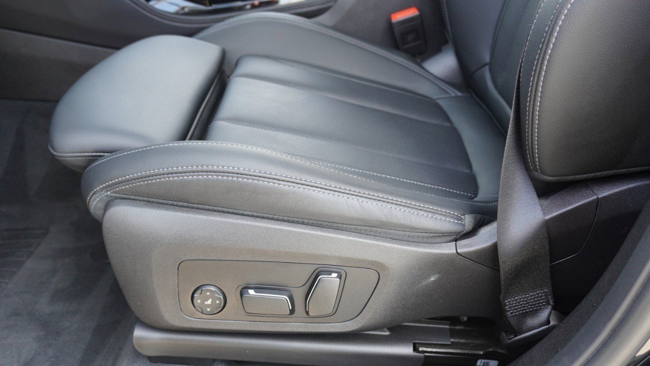 Used 2025 BMW X4 xDrive30i w/ Premium Package AWD/4WD image 25