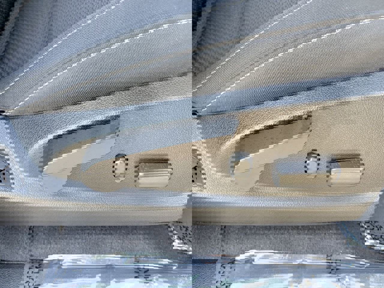 Used 2020 Chevrolet Colorado LT w/ LT Convenience Package image 11