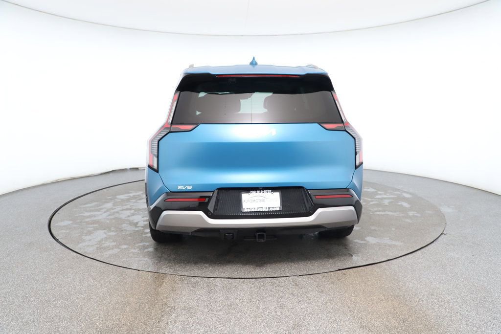 Used 2024 Kia EV9 Land image 4