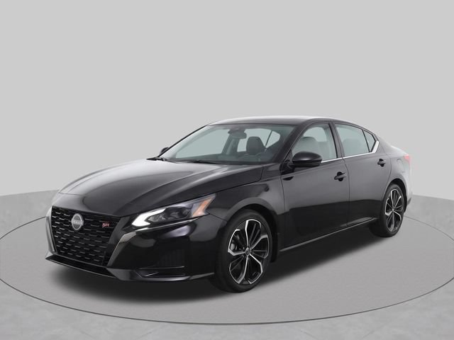 Used 2023 Nissan Altima 2.5 SR FWD image 2