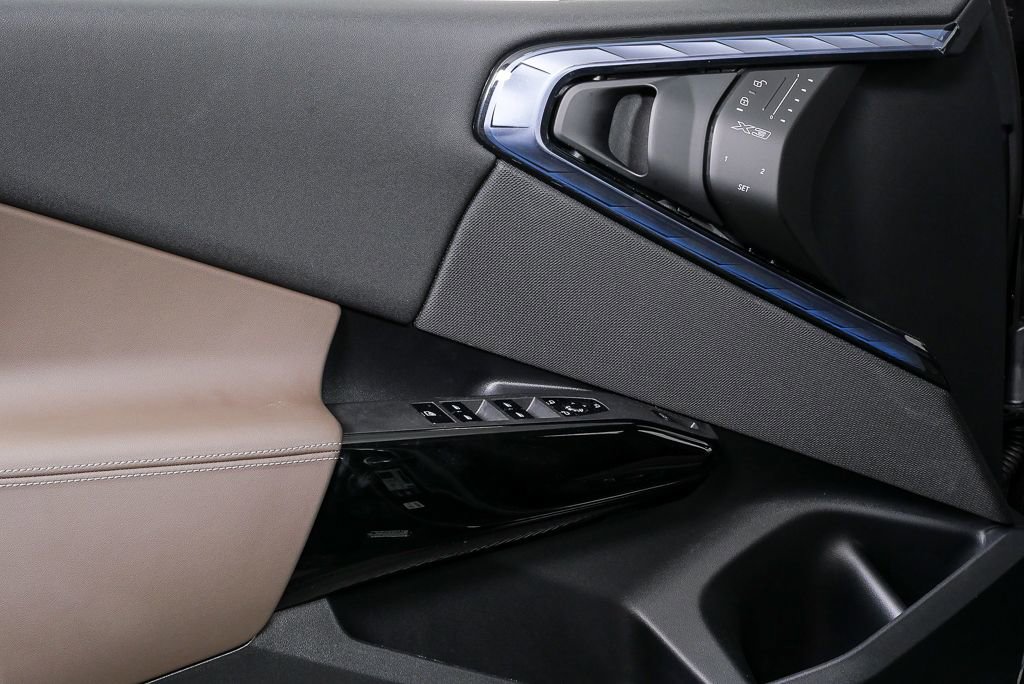 Used 2025 BMW X3 M50 w/ Premium Package image 6