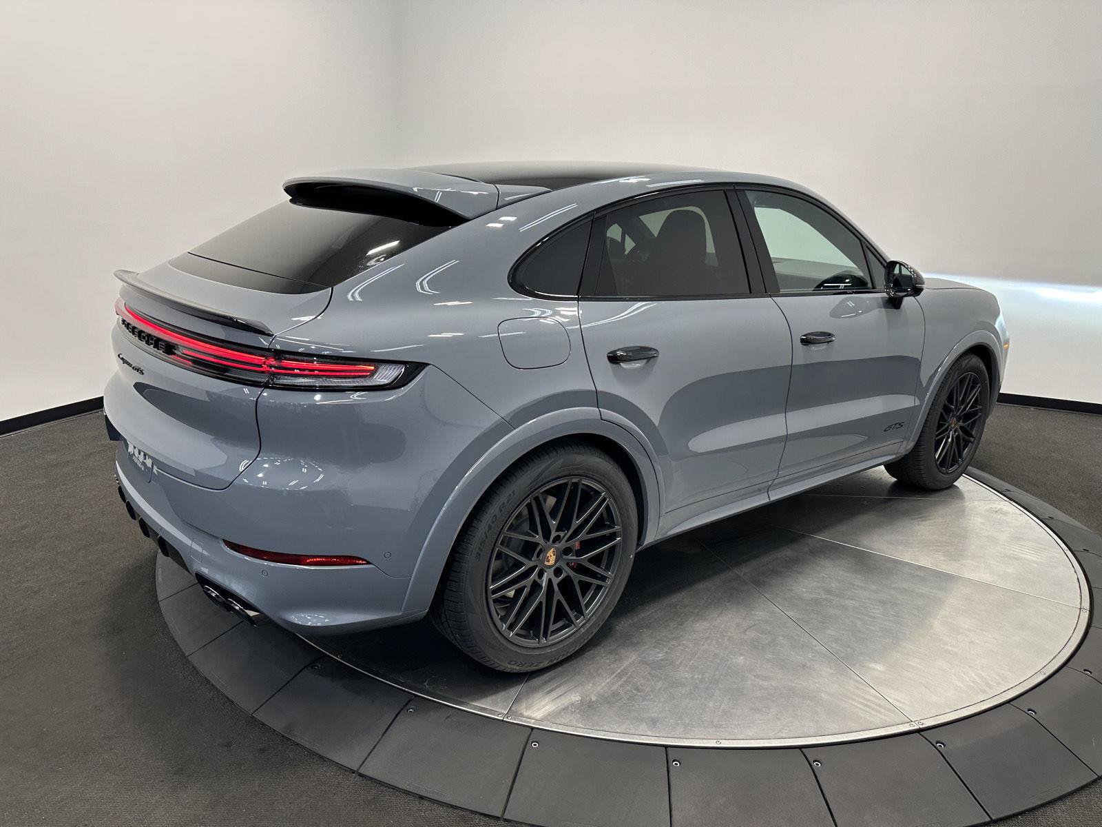 New 2026 Porsche Cayenne GTS AWD/4WD image 7