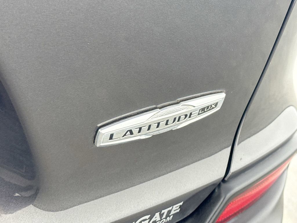 Used 2022 Jeep Cherokee Latitude Lux w/ Sun & Sound Group image 48