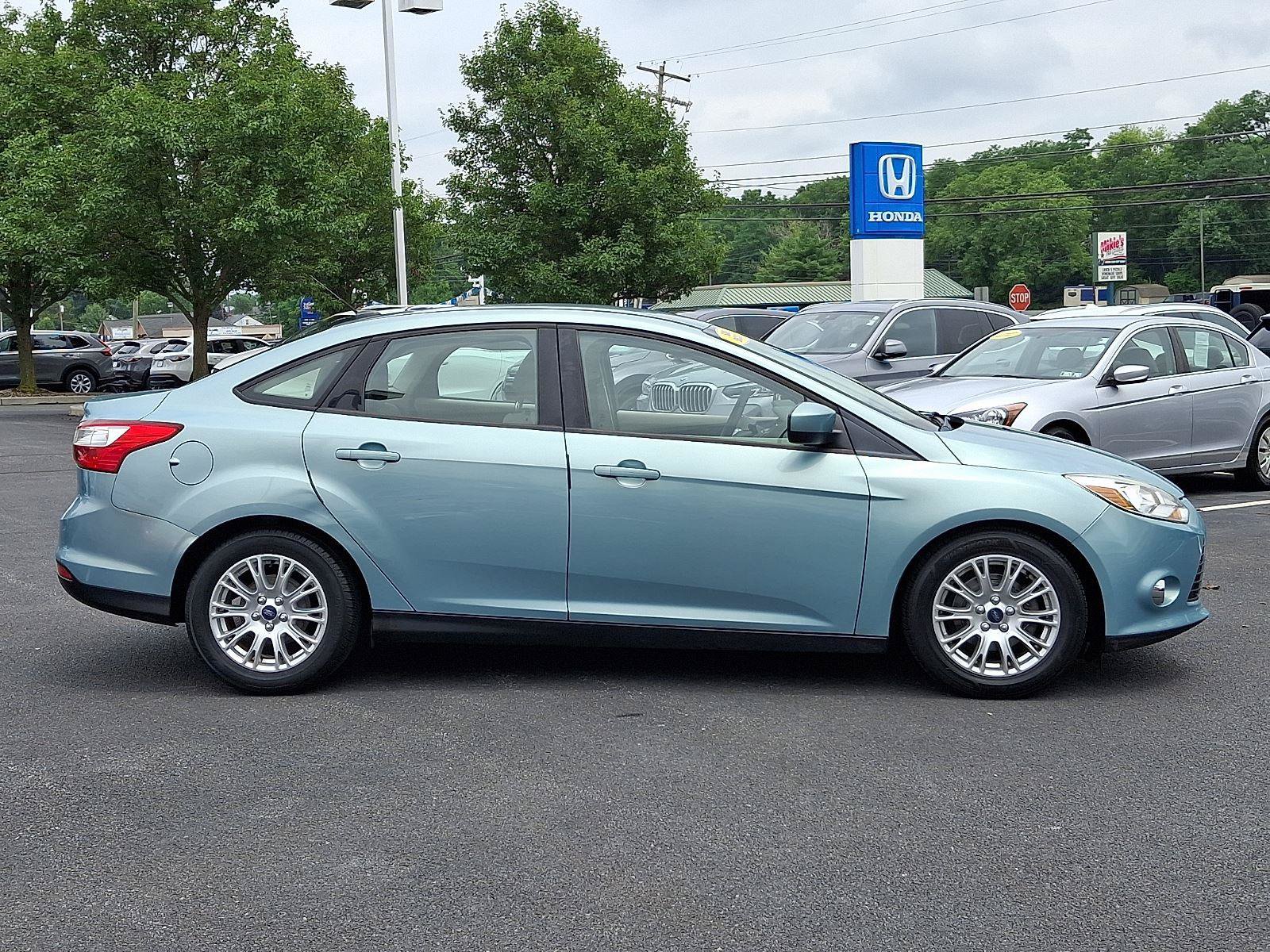 Used 2012 Ford Focus SE FWD image 5