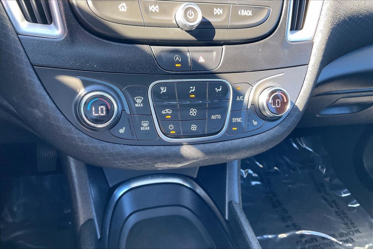 Used 2024 Chevrolet Malibu LT FWD image 30