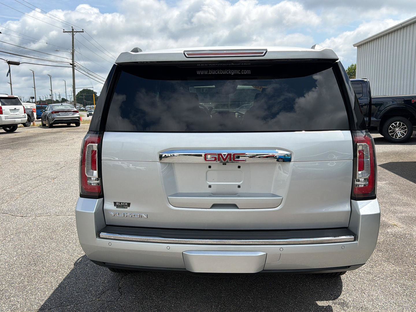 Used 2016 GMC Yukon Denali w/ Open Road Package AWD/4WD image 12