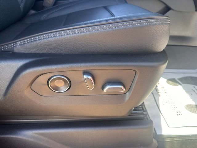 Used 2024 GMC Yukon XL Denali w/ Advanced Technology Package image 39