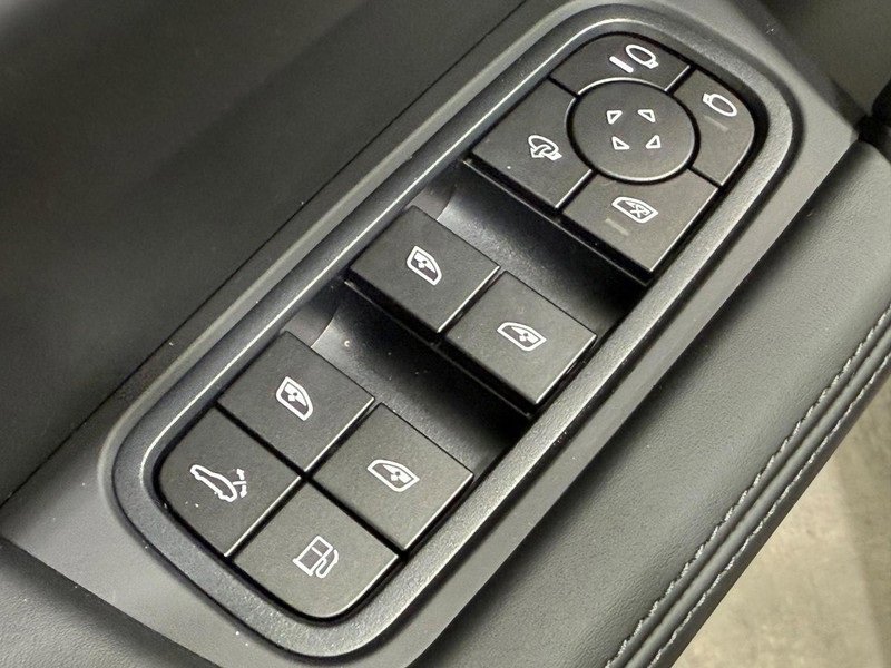 New 2025 Porsche Cayenne E-Hybrid image 23