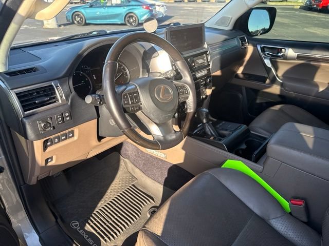 Used 2022 Lexus GX 460 Luxury w/ Accessory Package AWD/4WD image 24