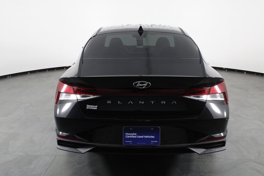 Certified 2022 Hyundai Elantra SEL FWD image 11