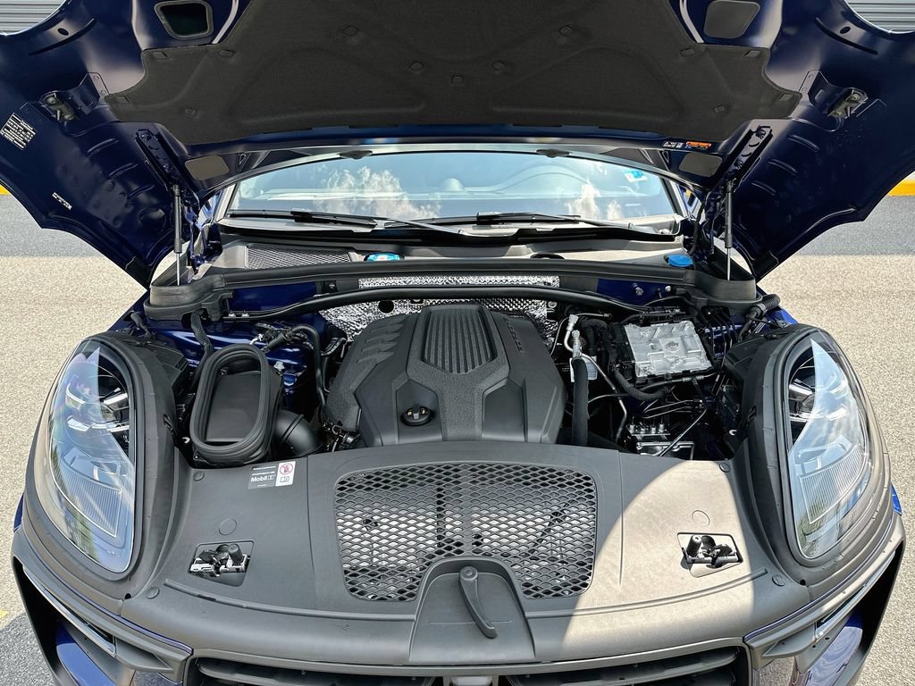New 2026 Porsche Macan AWD/4WD image 32