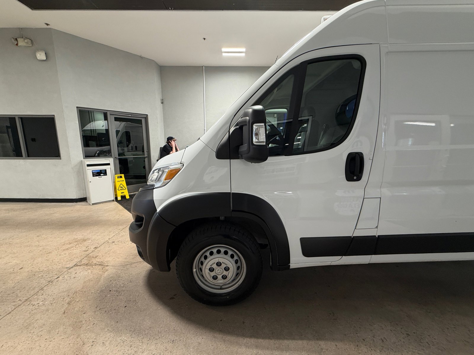 Used 2025 RAM ProMaster 3500 w/ Convenience Group image 9