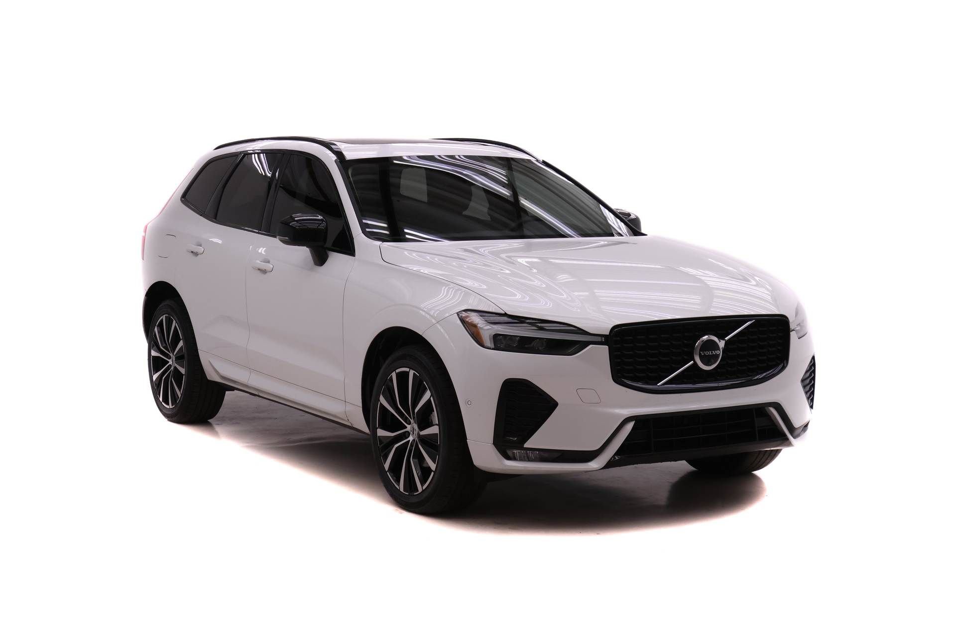 Certified 2024 Volvo XC60 B5 Plus w/ Protection Package Premier image 2