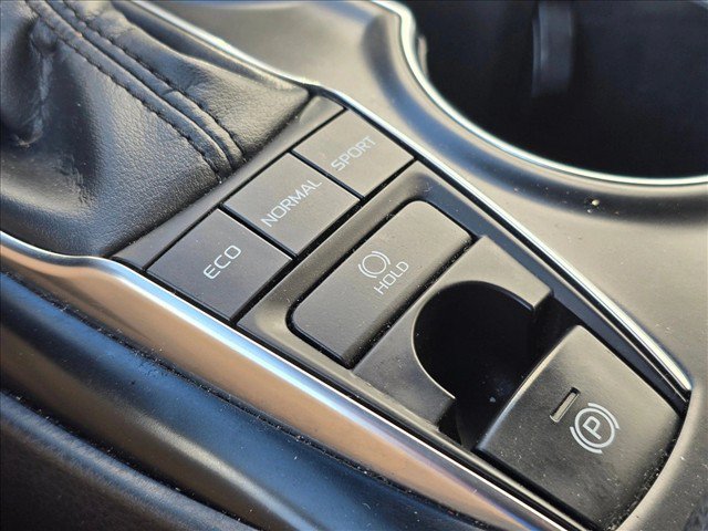 Used 2019 Toyota Camry XSE FWD image 29