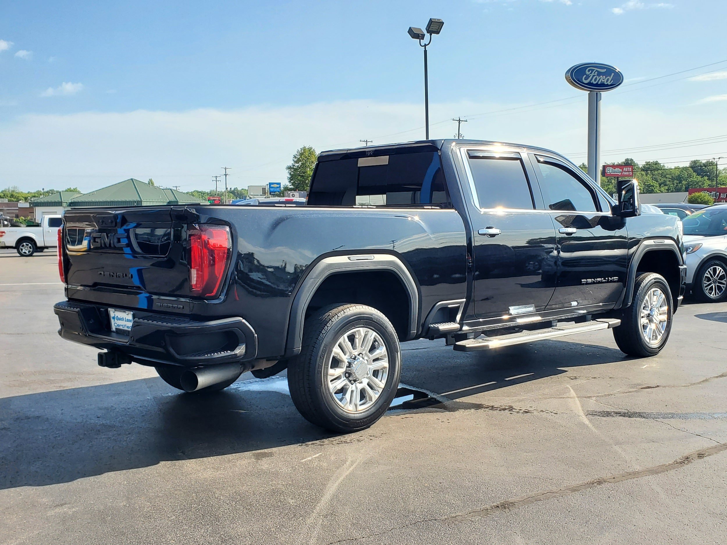 Used 2023 GMC Sierra 2500 Denali w/ Denali Ultimate Package AWD/4WD image 4