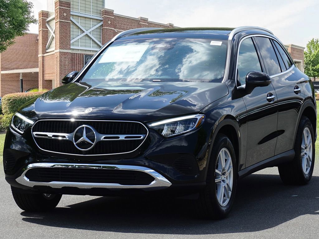 Certified 2025 Mercedes-Benz GLC 300 4MATIC image 4