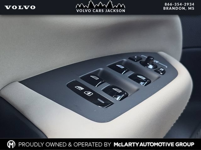 New 2026 Volvo XC90 B6 Plus w/ Protection Package Premier AWD/4WD image 16